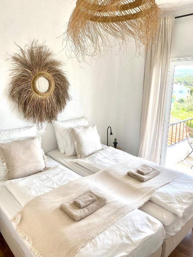 Ocean House - Ribeira D'Ilhas Ericeira Hostel Ngoại thất bức ảnh